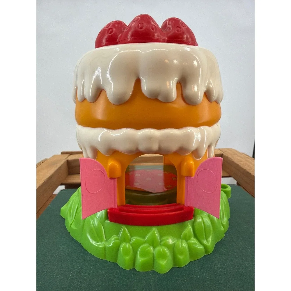Vintage 1981 Strawberry Shortcake Berry Bake Shoppe Kenner Playset No 43500